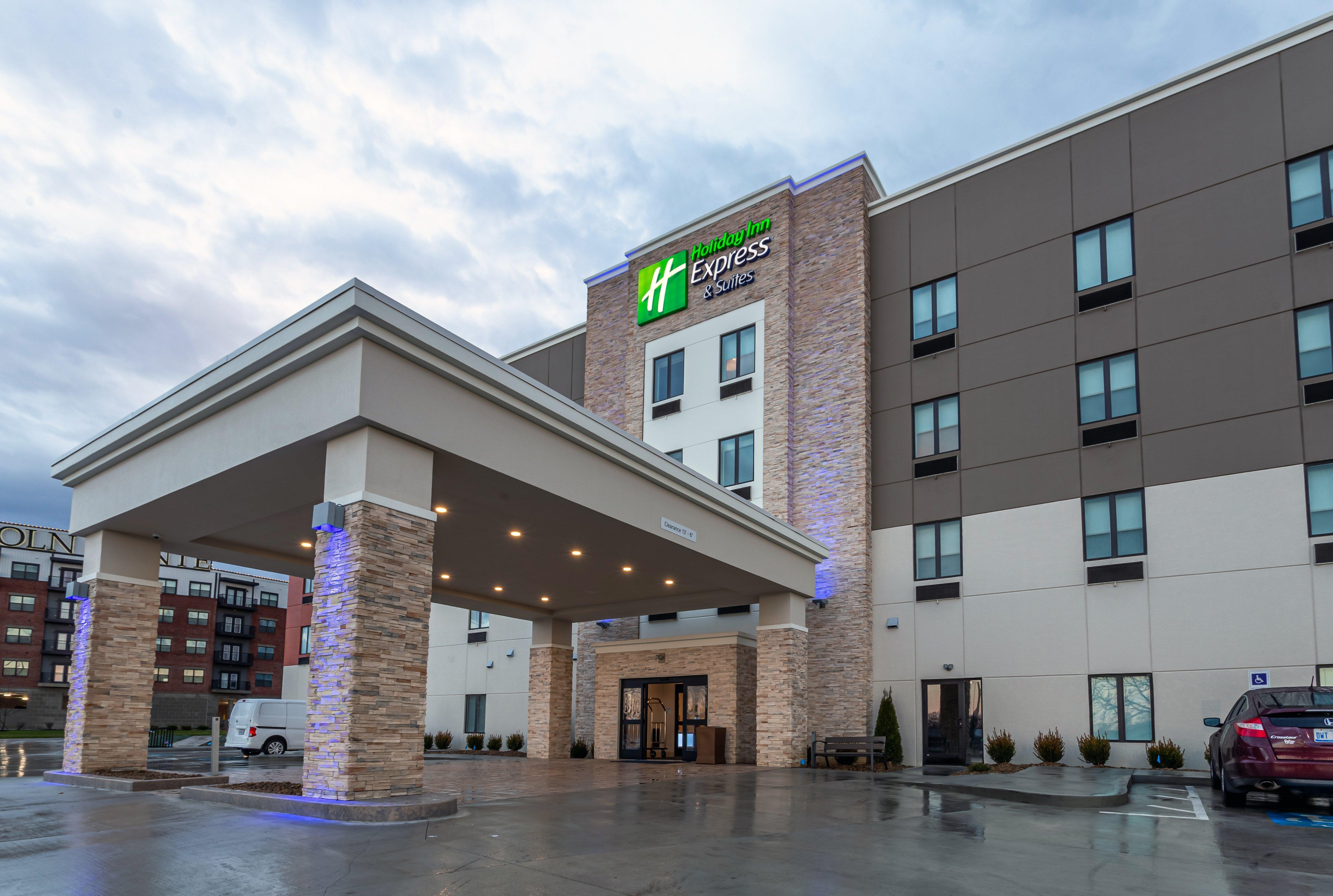 Holiday Inn Express & Suites - Columbus - Worthington, An Ihg Hotel Екстериор снимка