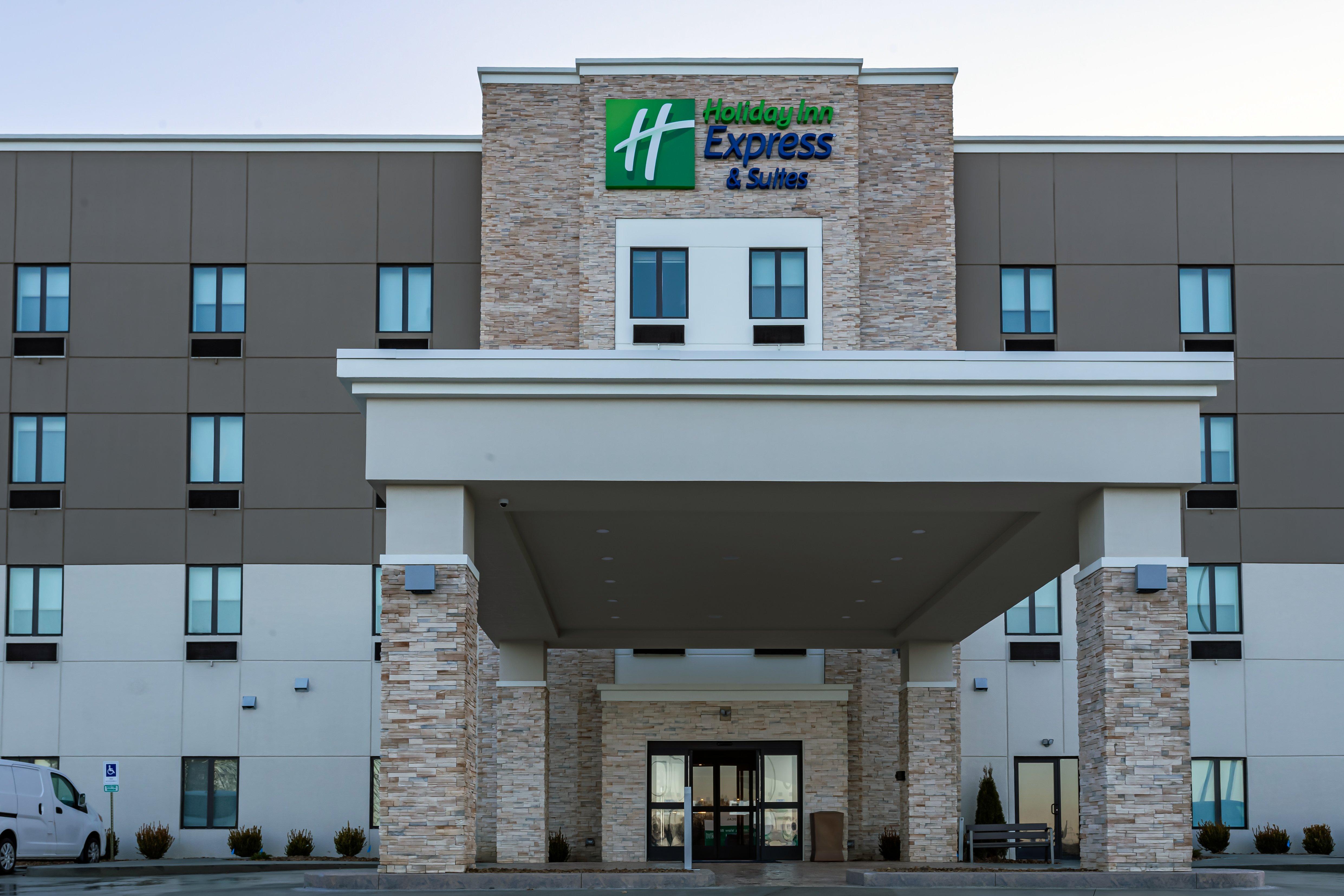 Holiday Inn Express & Suites - Columbus - Worthington, An Ihg Hotel Екстериор снимка