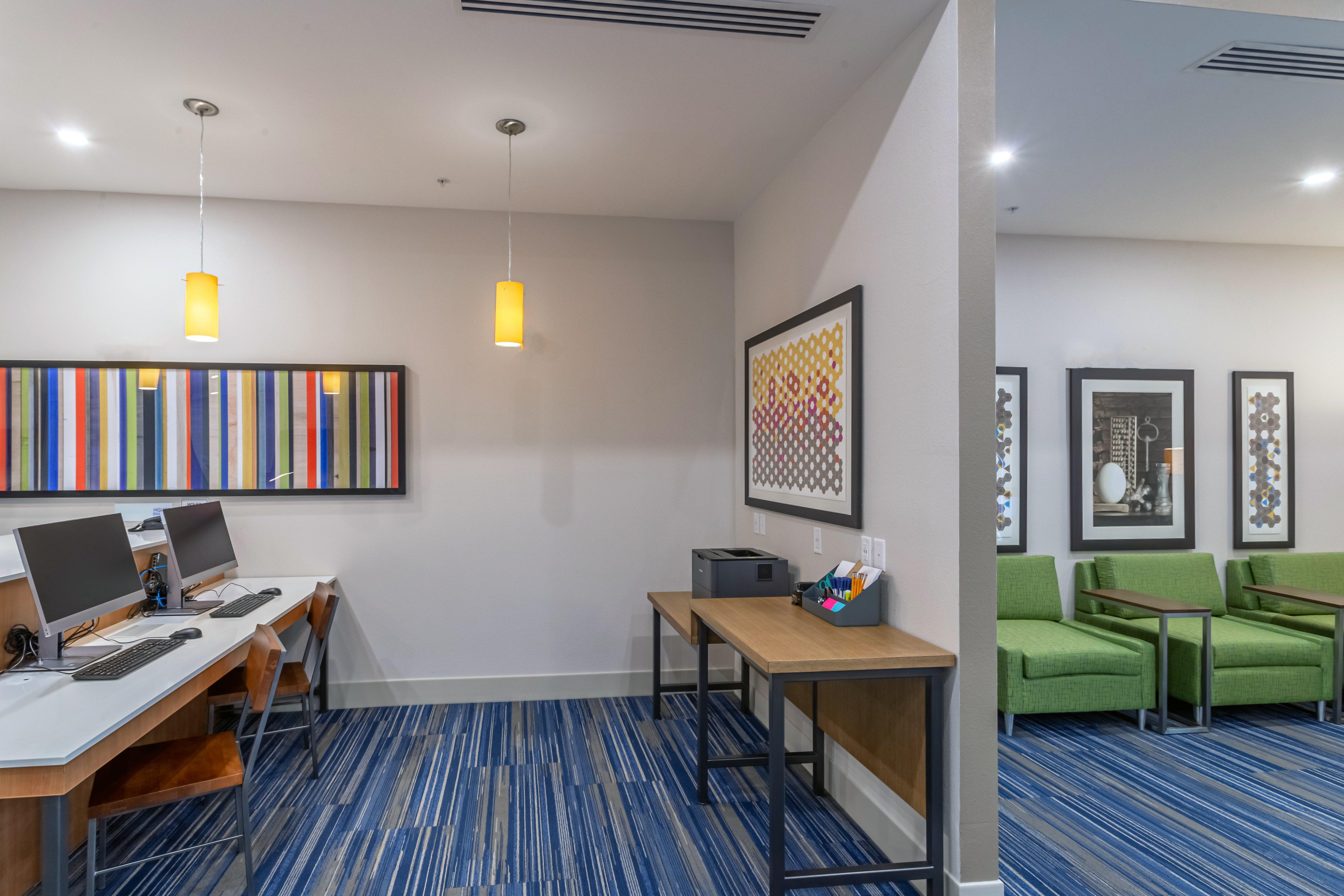 Holiday Inn Express & Suites - Columbus - Worthington, An Ihg Hotel Екстериор снимка